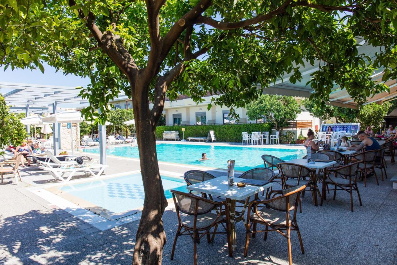 Ilyssion Holidays Hotel Ialisos Exterior foto